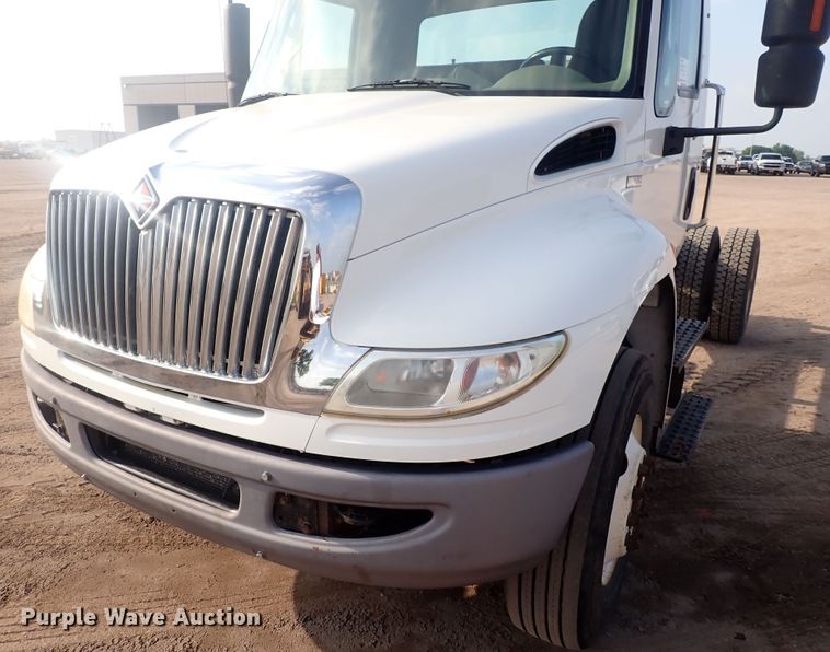 image for item DP4643 2012 International DuraStar 4300  truck cab and chassis