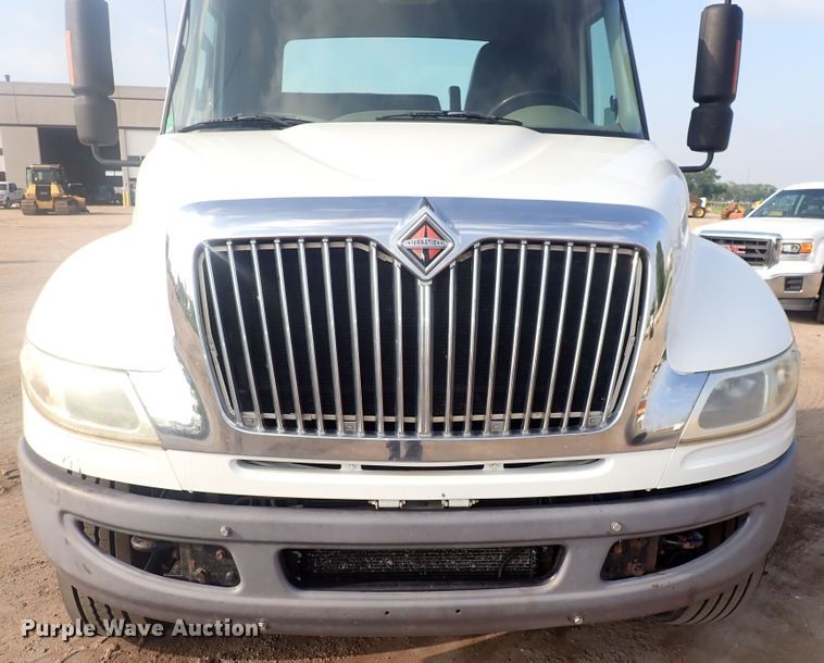 image for item DP4643 2012 International DuraStar 4300  truck cab and chassis