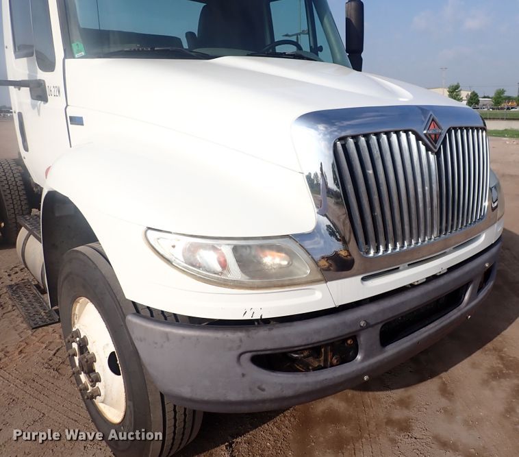 image for item DP4643 2012 International DuraStar 4300  truck cab and chassis