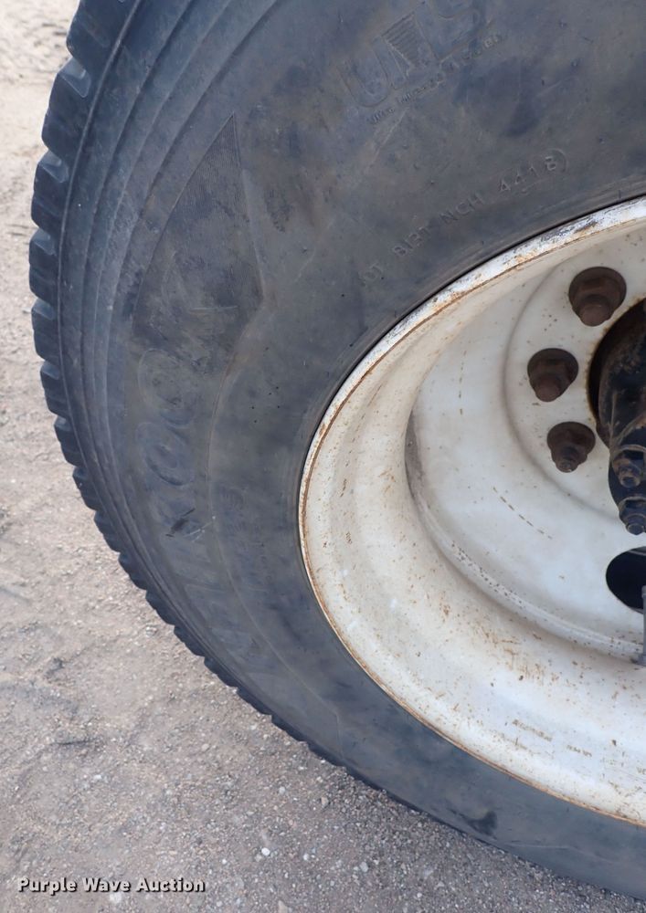 image for item DP4643 2012 International DuraStar 4300  truck cab and chassis