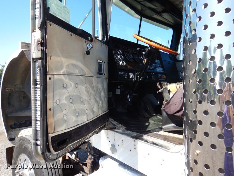 image for item DP5578 1990 Kenworth W900  semi truck