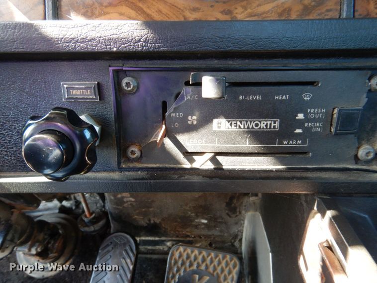 image for item DP5578 1990 Kenworth W900  semi truck