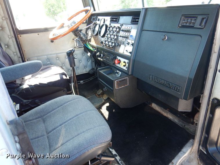 image for item DP5578 1990 Kenworth W900  semi truck