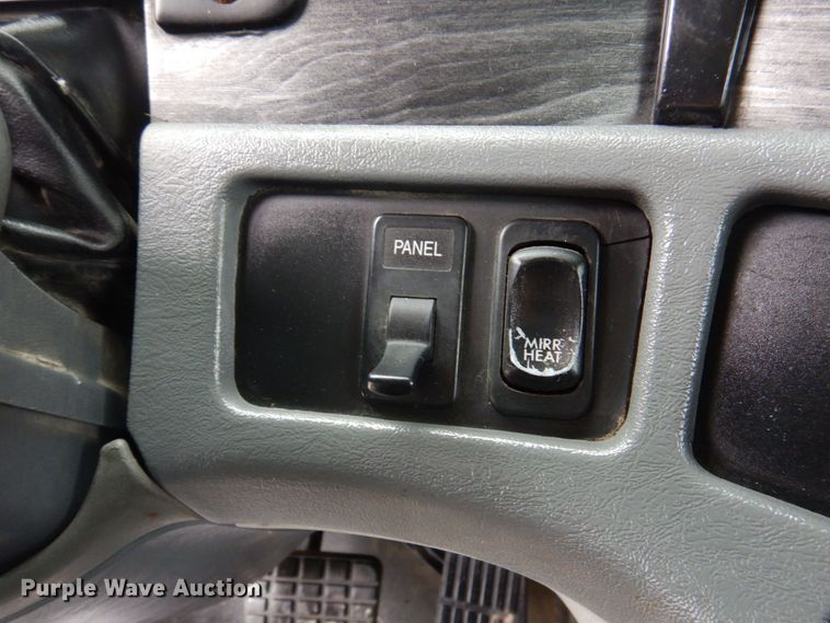 image for item DP5587 2009 Freightliner Columbia 120  semi truck