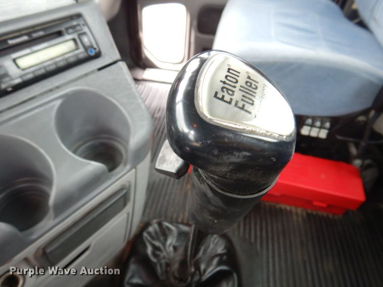 image for item DP5587 2009 Freightliner Columbia 120  semi truck