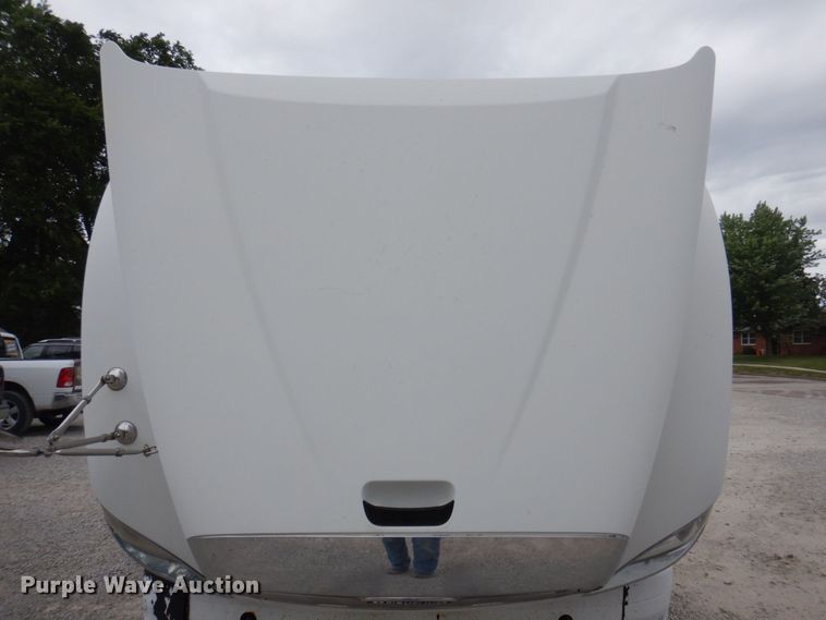 image for item DP5587 2009 Freightliner Columbia 120  semi truck