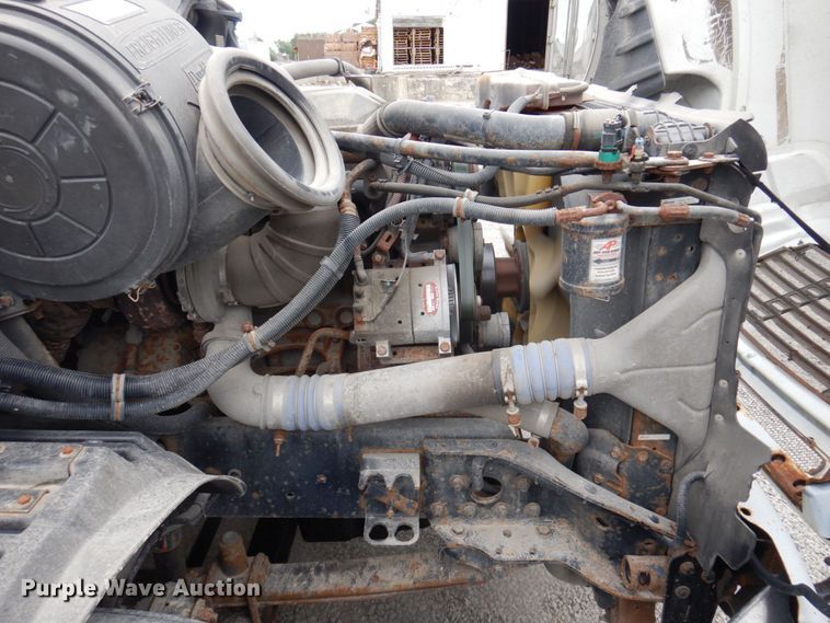 image for item DP5587 2009 Freightliner Columbia 120  semi truck