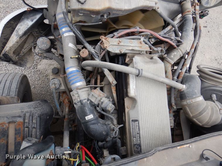 image for item DP5587 2009 Freightliner Columbia 120  semi truck