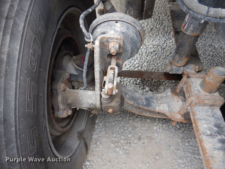 image for item DP5587 2009 Freightliner Columbia 120  semi truck