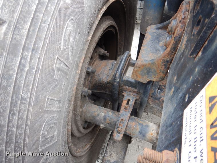 image for item DP5587 2009 Freightliner Columbia 120  semi truck