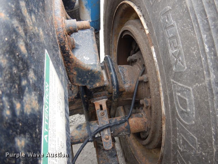 image for item DP5587 2009 Freightliner Columbia 120  semi truck