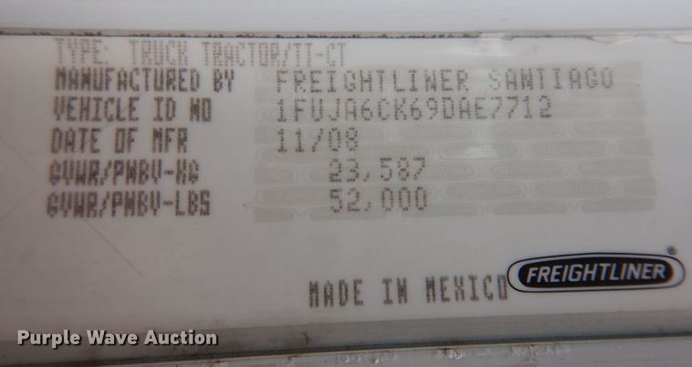 image for item DP5587 2009 Freightliner Columbia 120  semi truck