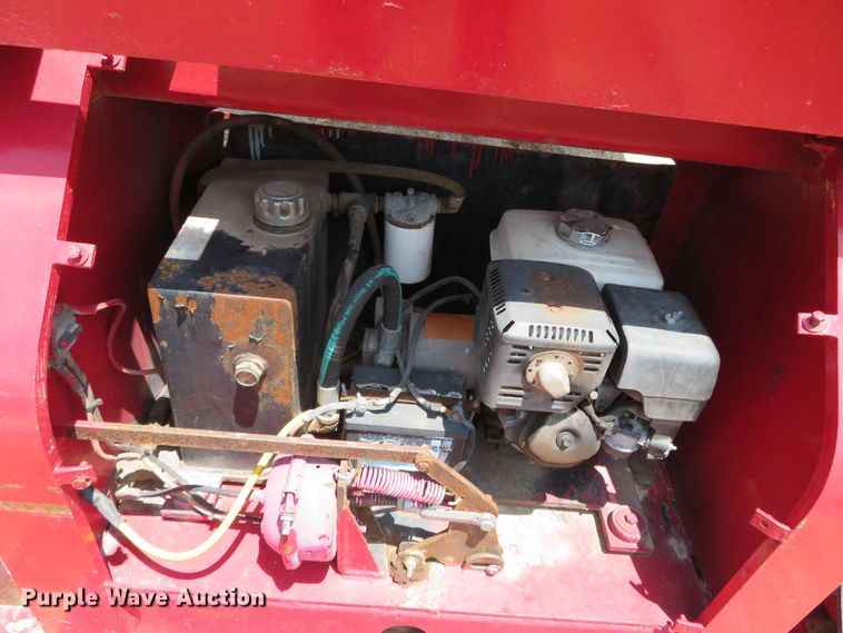 image for item DR0081 2003 XL Specialized Trailers XL-70  lowboy equipment trailer