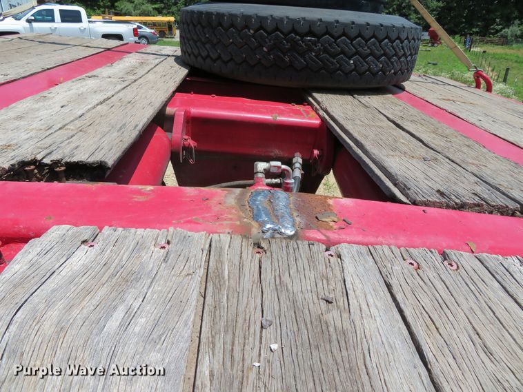 image for item DR0081 2003 XL Specialized Trailers XL-70  lowboy equipment trailer