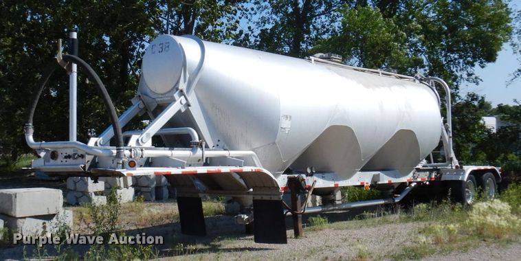 image for item DR0499 2007 Heil  pneumatic dry bulk trailer