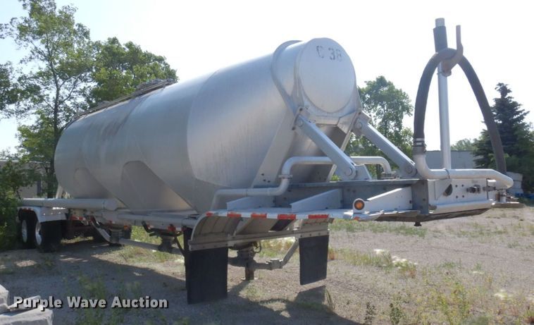 image for item DR0499 2007 Heil  pneumatic dry bulk trailer