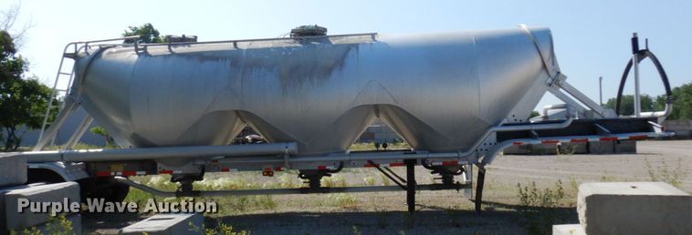 image for item DR0499 2007 Heil  pneumatic dry bulk trailer