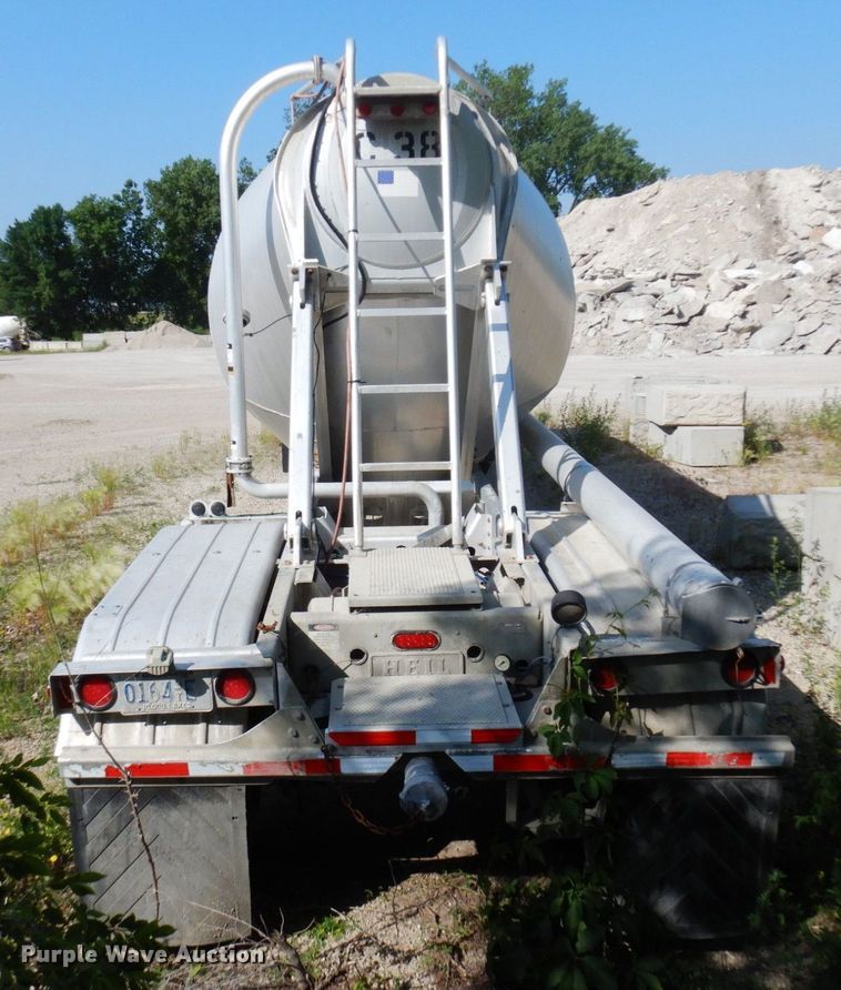 image for item DR0499 2007 Heil  pneumatic dry bulk trailer