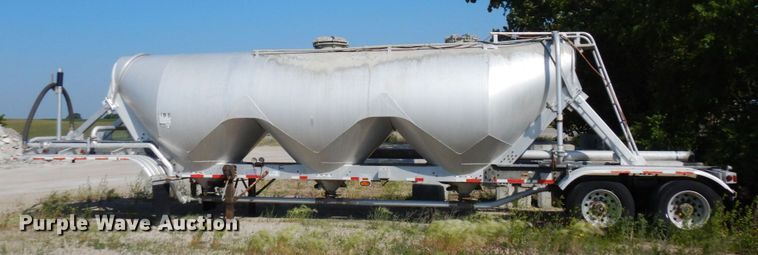 image for item DR0499 2007 Heil  pneumatic dry bulk trailer