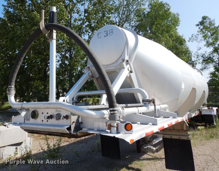 image for item DR0499 2007 Heil  pneumatic dry bulk trailer