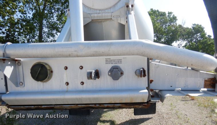 image for item DR0499 2007 Heil  pneumatic dry bulk trailer