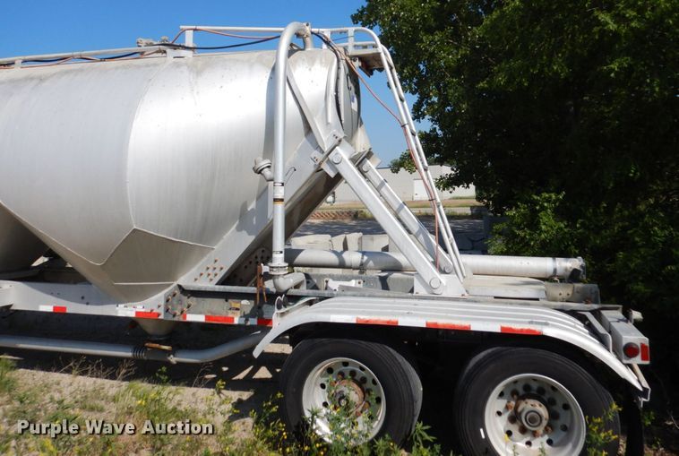 image for item DR0499 2007 Heil  pneumatic dry bulk trailer