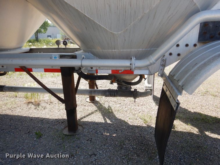 image for item DR0499 2007 Heil  pneumatic dry bulk trailer