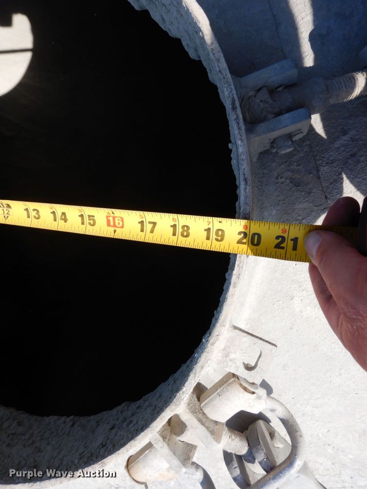 image for item DR0499 2007 Heil  pneumatic dry bulk trailer