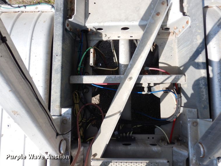 image for item DR0499 2007 Heil  pneumatic dry bulk trailer