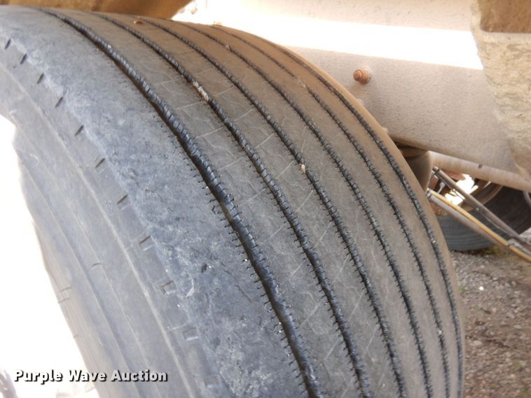 image for item DR0499 2007 Heil  pneumatic dry bulk trailer