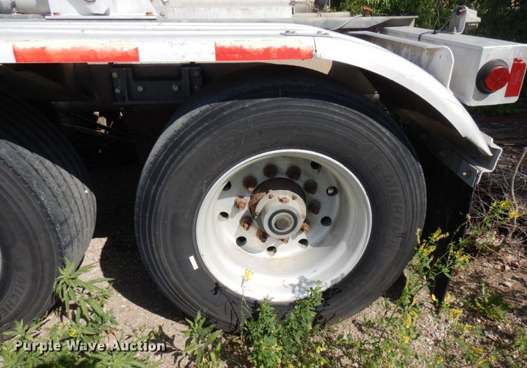 image for item DR0499 2007 Heil  pneumatic dry bulk trailer