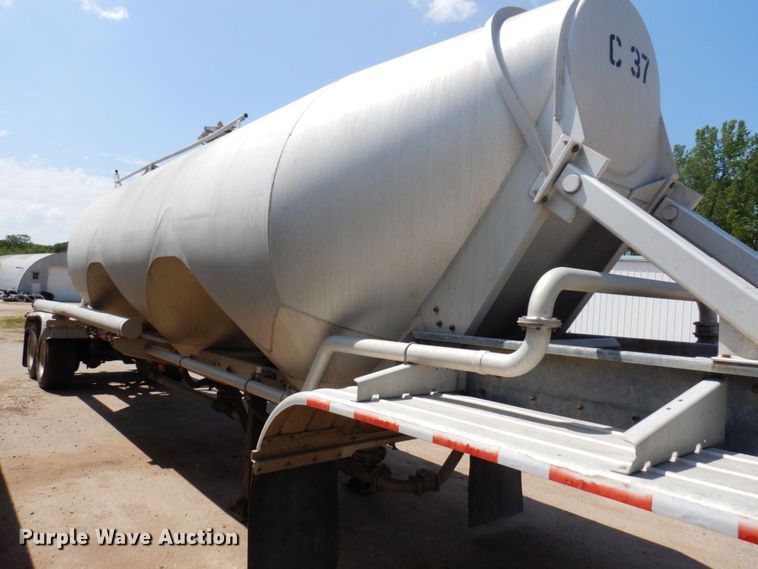 image for item DR0507 2007 Heil  pneumatic dry bulk trailer