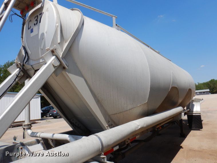 image for item DR0507 2007 Heil  pneumatic dry bulk trailer