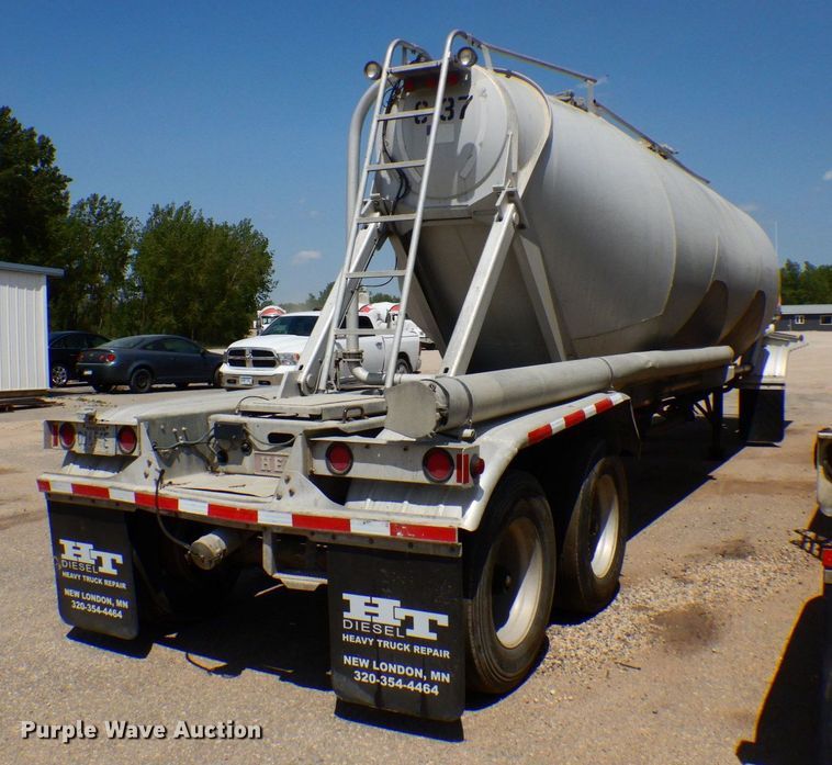 image for item DR0507 2007 Heil  pneumatic dry bulk trailer