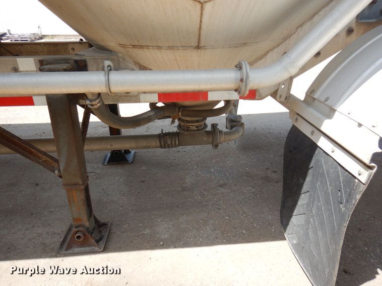 image for item DR0507 2007 Heil  pneumatic dry bulk trailer