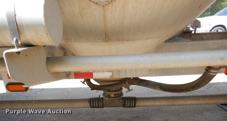 image for item DR0507 2007 Heil  pneumatic dry bulk trailer