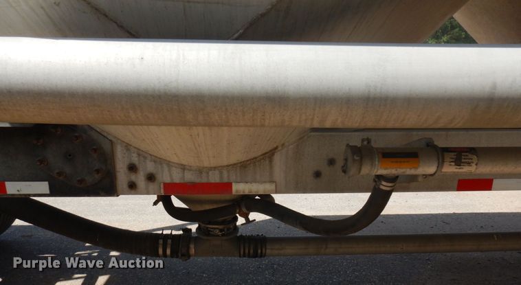 image for item DR0507 2007 Heil  pneumatic dry bulk trailer