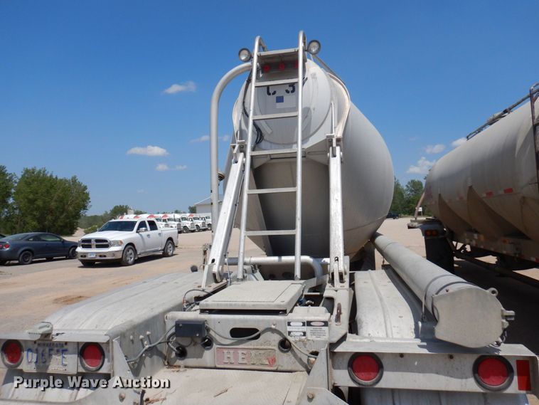 image for item DR0507 2007 Heil  pneumatic dry bulk trailer