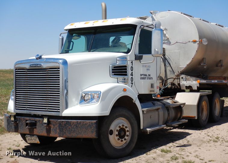image for item DR1213 2011 Freightliner Coronado  semi truck