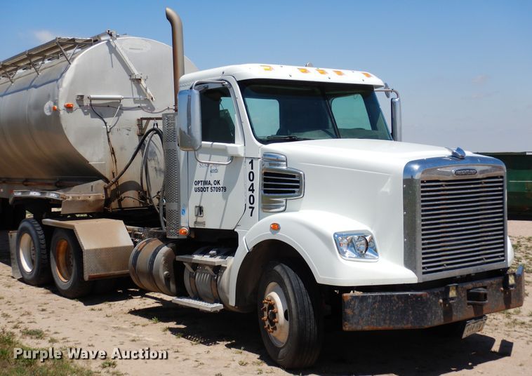image for item DR1213 2011 Freightliner Coronado  semi truck