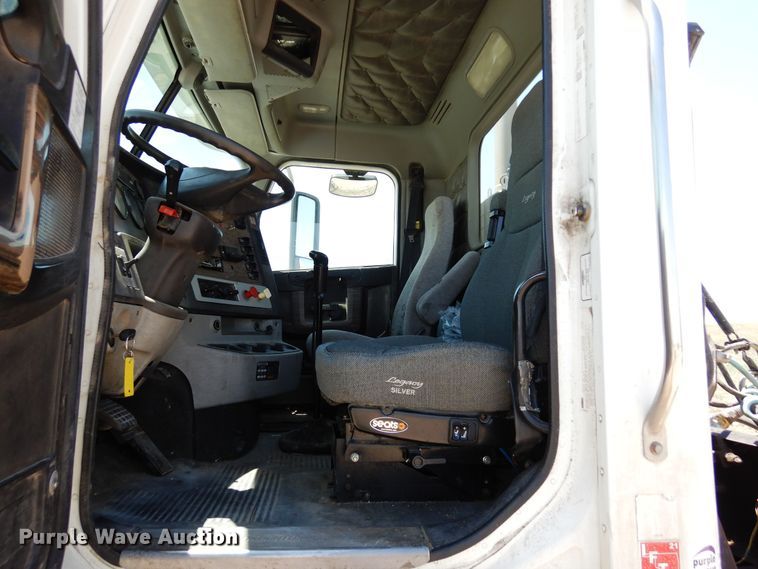 image for item DR1213 2011 Freightliner Coronado  semi truck