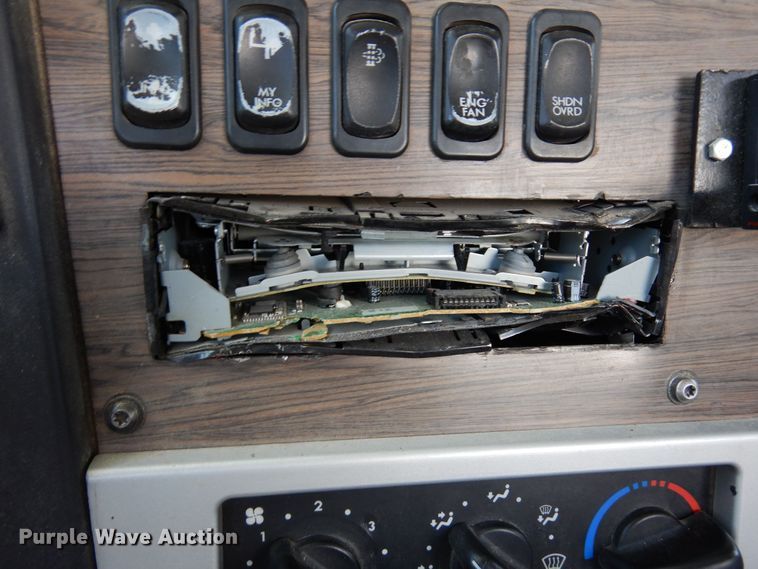 image for item DR1213 2011 Freightliner Coronado  semi truck