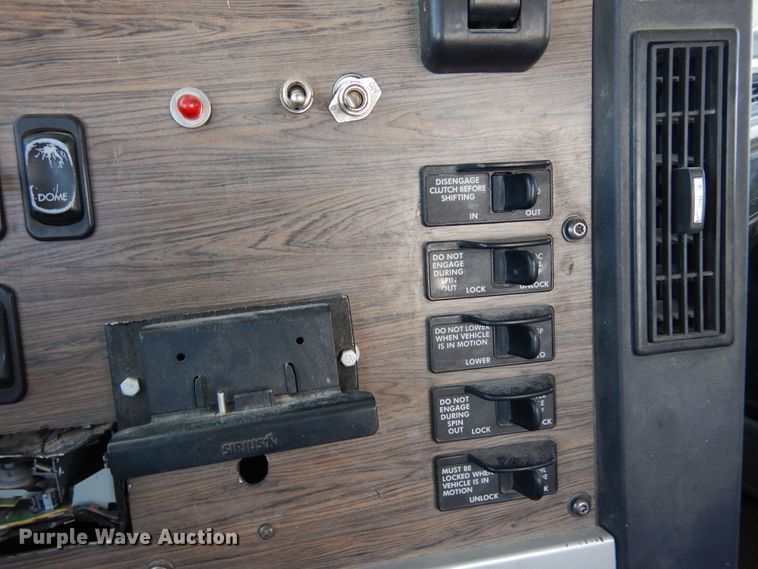 image for item DR1213 2011 Freightliner Coronado  semi truck