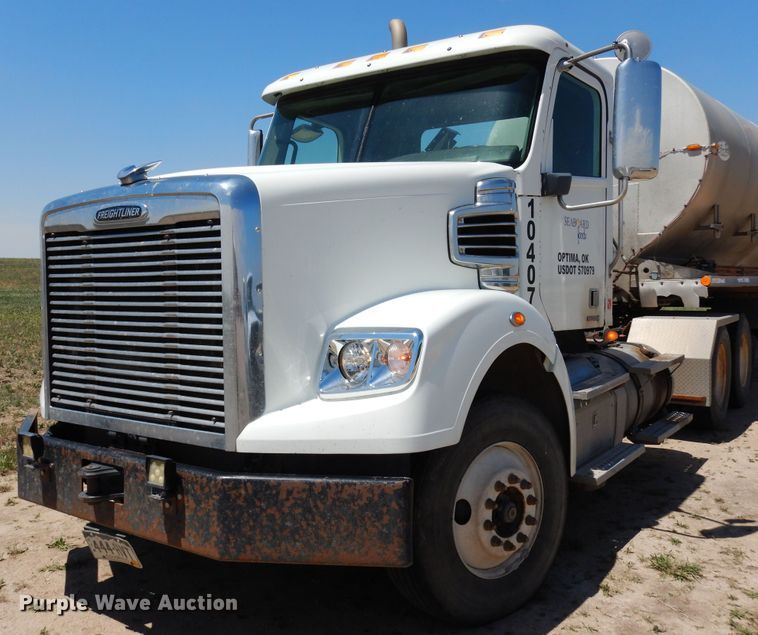 image for item DR1213 2011 Freightliner Coronado  semi truck