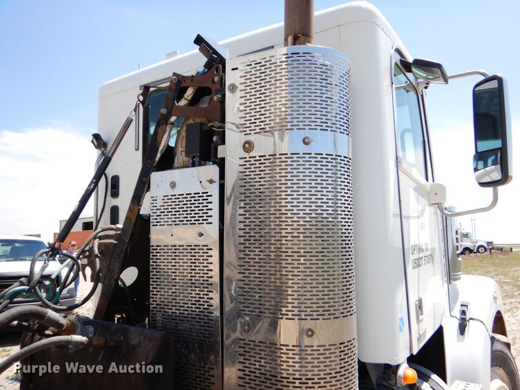 image for item DR1213 2011 Freightliner Coronado  semi truck