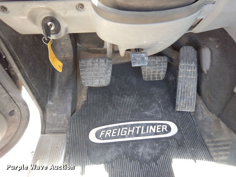 image for item DR1214 2013 Freightliner Coronado  semi truck