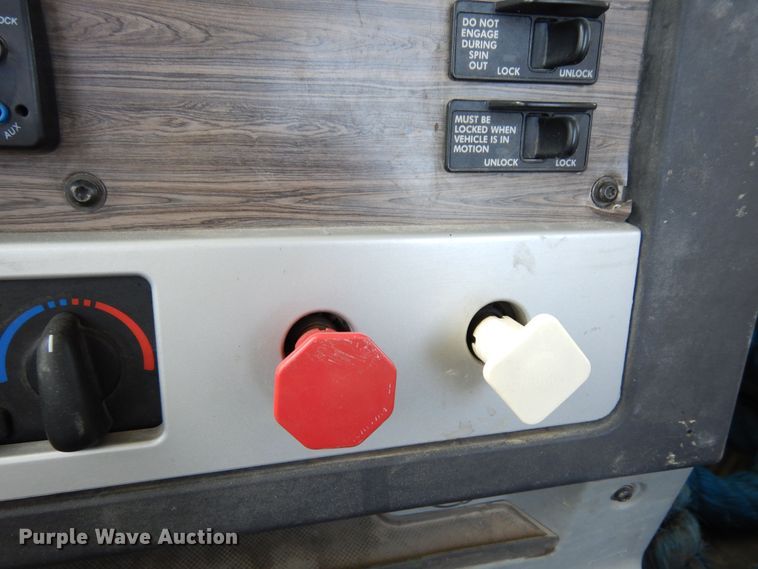 image for item DR1214 2013 Freightliner Coronado  semi truck