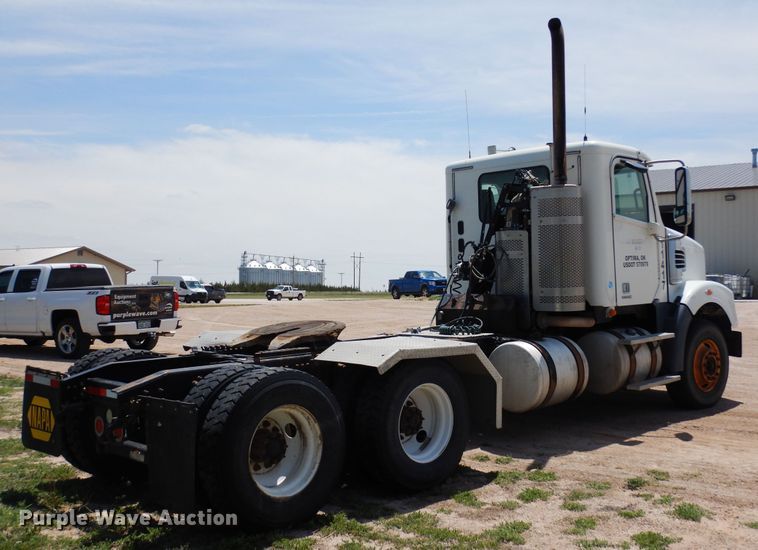 image for item DR1215 2013 Freightliner Coronado  semi truck