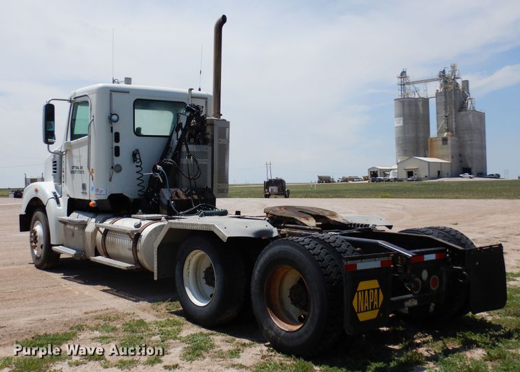 image for item DR1215 2013 Freightliner Coronado  semi truck