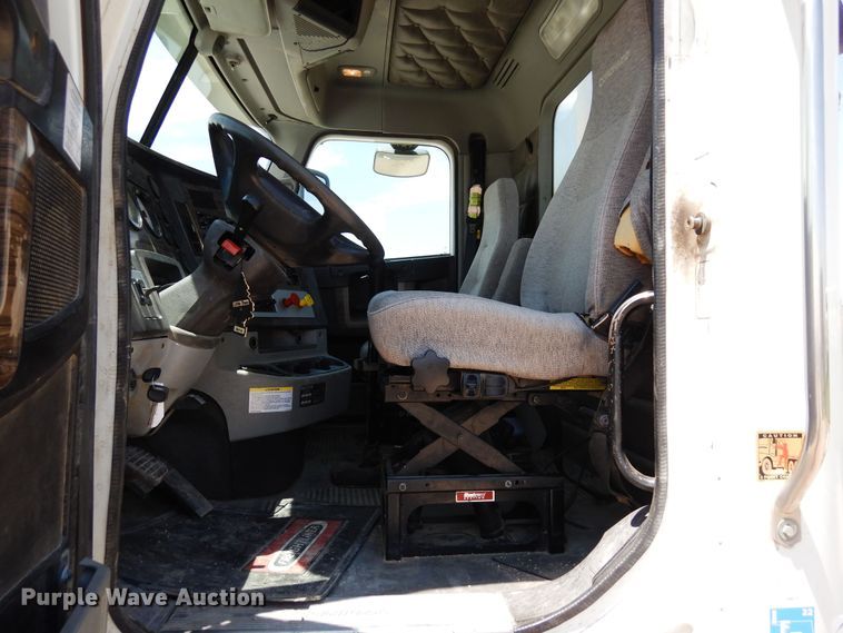 image for item DR1215 2013 Freightliner Coronado  semi truck